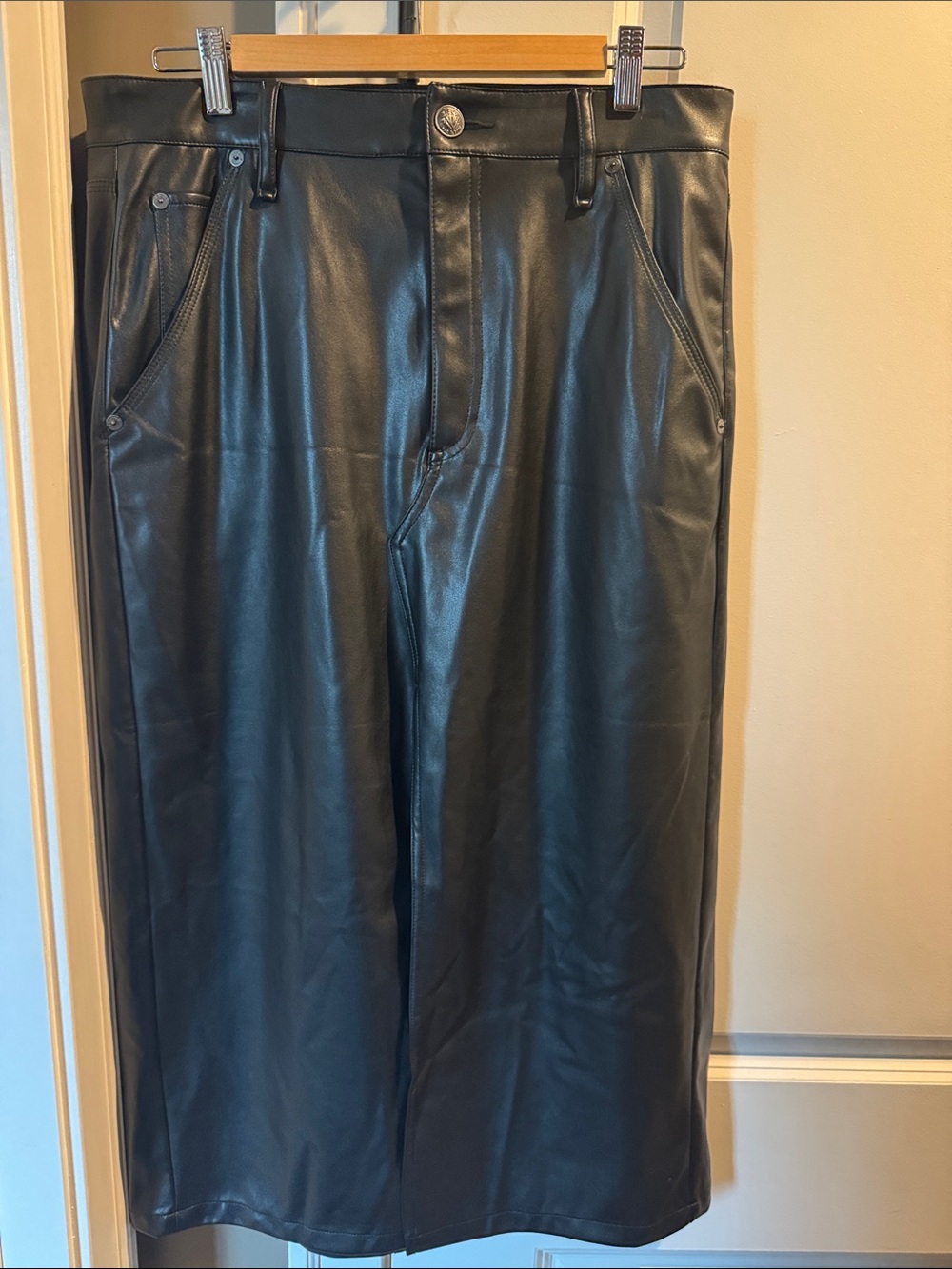 Rag & Bone Black Faux Leather skirt - Classic Straight Fit
